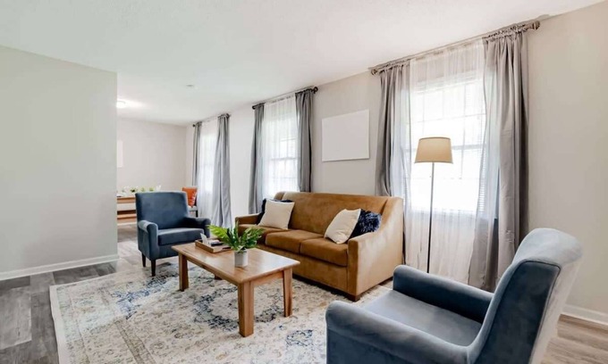 Irmo House | Mins to Lake Murray & Downtown! The Royal Retreat