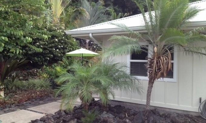 Honaunau-Napoopoo Cottage | Minutes From Kealakekua Bay In The Midst Of Kona Coffee Country