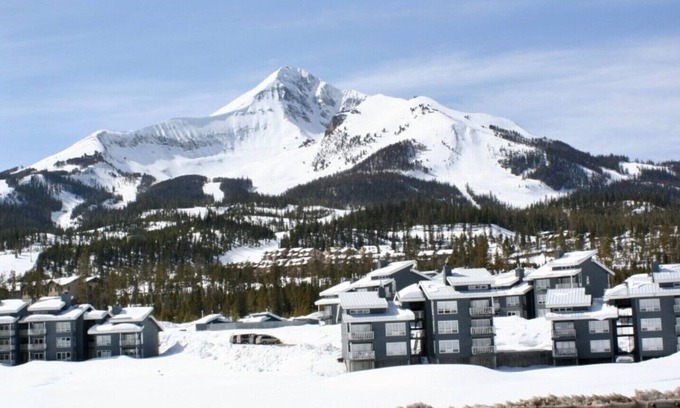 Big Sky Condo | Minutes from Lift! 2 BR 2 Bath condo n shuttle route. shuttle is every 15 min.