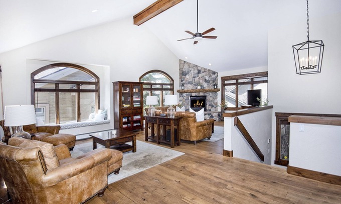 Vail House | Minutes from Vail Village and Skiing - Quiet Neighborhood - Great Family Home