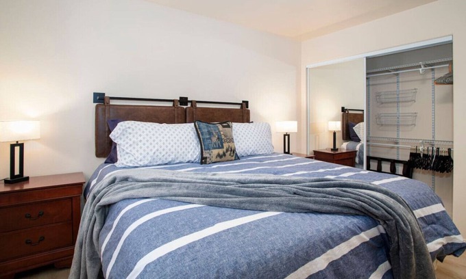 Badger Apartment | Minutes to Ft Wainwright