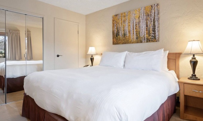 Vail Resort | Minutes to vail ski resort and walking trail to vail village