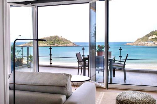 San Sebastian Centro Apartment | Miraconcha, in front of the beach, views and parking