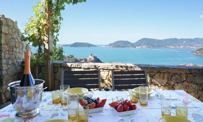 Lerici Apartment | Miralunga Villetta Gialla