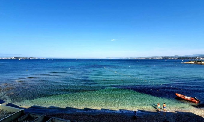 Six-Fours-les-Plages Apartment | Miramare studio pieds dans l eau vue mer féerique 180 féerique