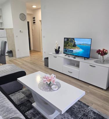 Mladenovac Apartment | Miss LuX