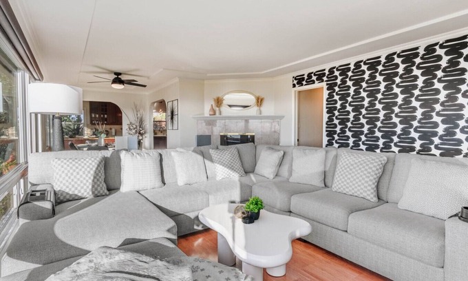 Morena Apartment | Mission Bay Views of Seaworld Fireworks