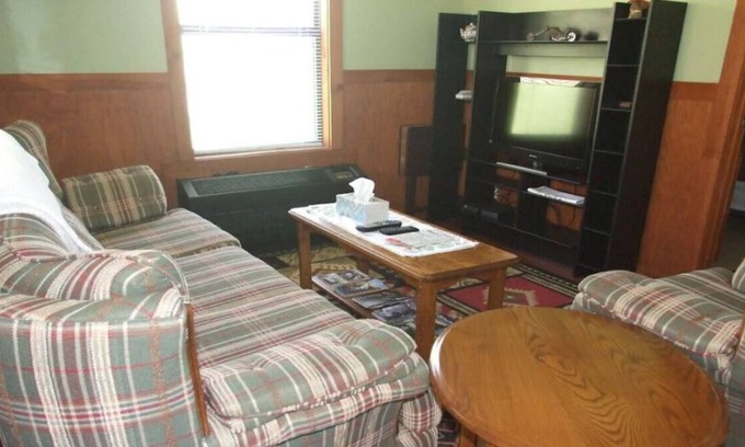 Bryson City Cottage | Missy’s Hideout! Bryson City,GSMRR,Casino, Hiking, whitewater rafting,Fishing!