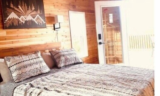 Port Angeles Cabin | Misty mountain retreat cabin - Pod B