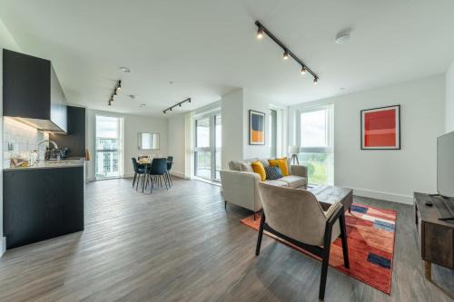 College Park and Old Oak Apartment | Mitre Rothko by Artsy