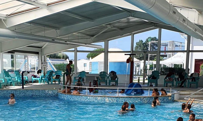 Les Mathes RV Rental | Mobile Home 'Au Coin Du Bonheur' with Shared Pool, Private Terrace and Air Conditioning