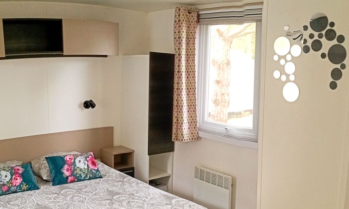 Les Mathes House | Mobile home in a 4* Holiday Village by the ocean