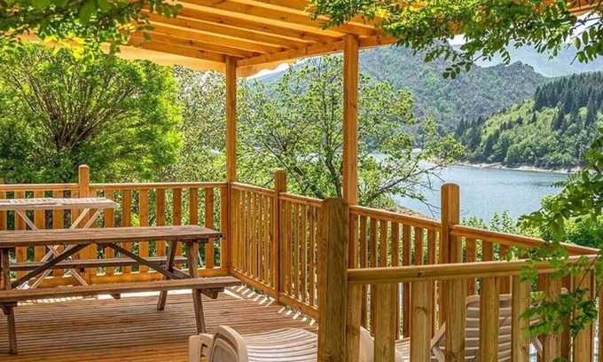 Pourcharesses House | Mobile home in a campsite in Lozère on the shores of Lake Villefort