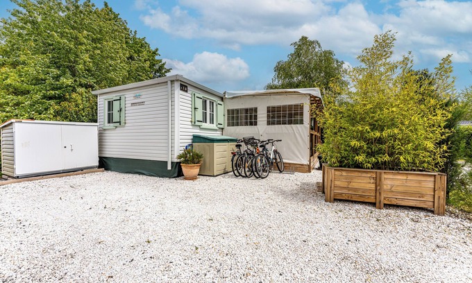 Biscarrosse RV Rental | Mobile Home ' with Shared Pool, Wi-Fi and Air Conditioning