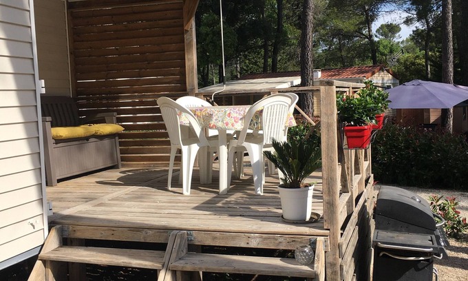 Sillans-la Cascade House | Mobilhome 2 Chambres Avec Terrasse