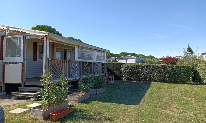Lattes House | Mobilhome terrace, garden, near Montpellier and the sea in a 4 * campsite