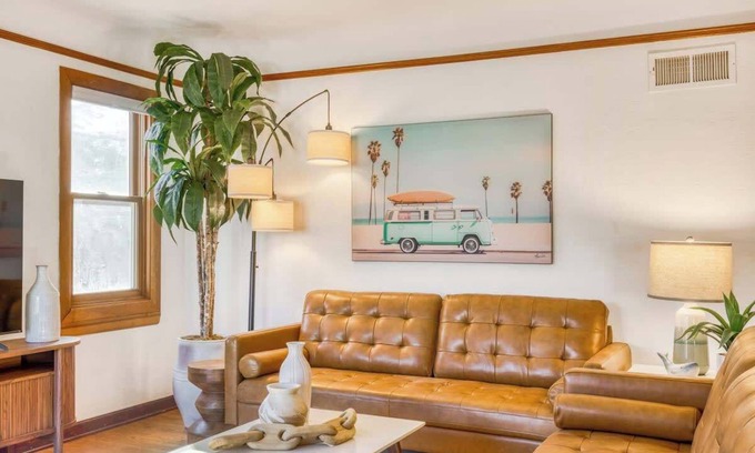 Arbor Lodge Apartment | Mocks Crest Oasis- 5BD/2BA- Arbor Lodge Getaway