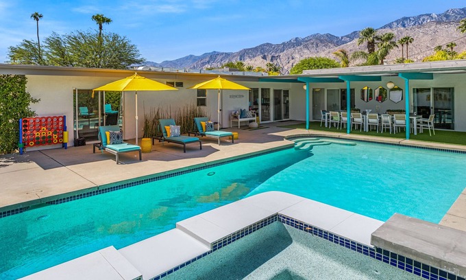 Palm Springs House | Mod Mid-Century Retreat w/Mountain Views, Perfect for Families/Groups, Pool/Spa