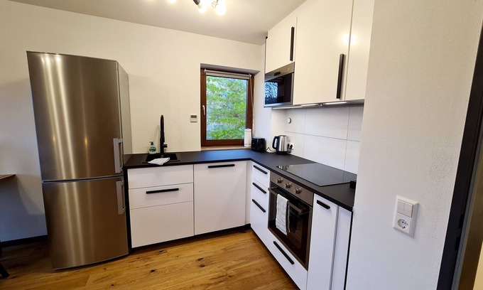 Radolfzell am Bodensee Apartment | Modern 1-room apartment with balcony and internet /WLAN