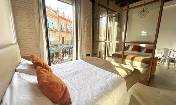 Triana Apartment | Modern 2-Bedroom Apartment in Triana, Seville - 4 Beds, Equipped Kitchen