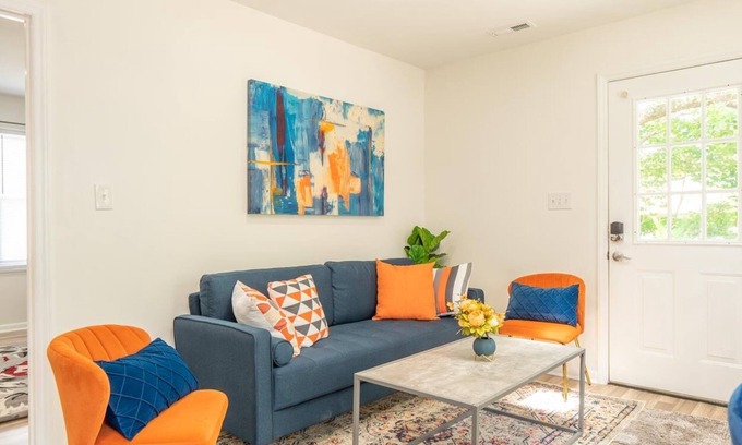 Greensboro Apartment | Modern 2bd
