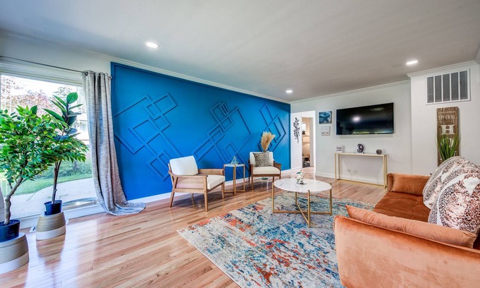 Forestview House | Modern 2Bdrm Westchester Home with brand-new out door HOT TUB