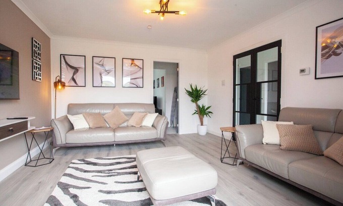 Balloch Apartment | Modern 3 Bed Flat Balloch