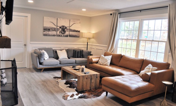 East Stroudsburg Other | Modern 3-bedroom farmhouse with AC and WiFi in East Stroudsburg