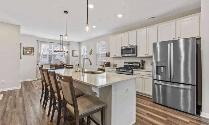 Northeast Raleigh House | Modern 3-Bedroom Townhome – Perfect for Monthly Stays in Raleigh