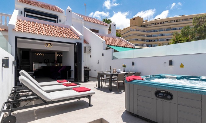 Costa Adeje Villa | Modern 3 Bedroom Villa. Hot Tub. Swimming Pool