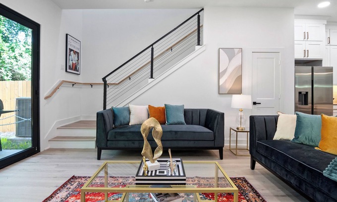 Northside House | Modern 3BD/2.5 B in The heart Houston minutes from Downtown/Heights