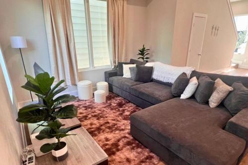 Northside House | Modern 3BR 10 Min to Downtown