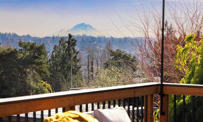 Genesee House | Modern 3BR Retreat w/City Views & 2 Living Spaces