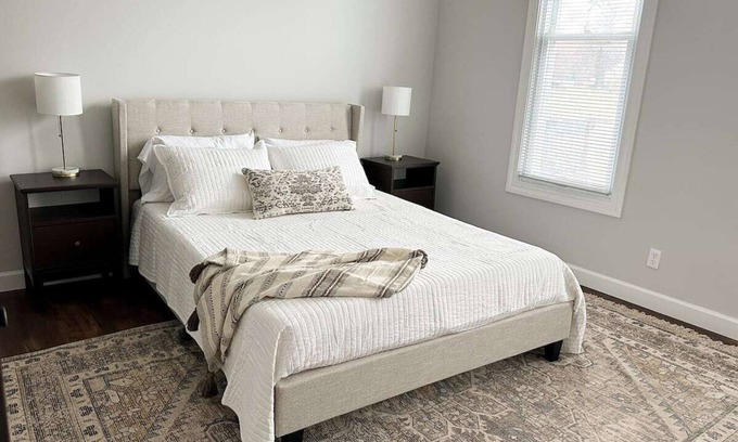 Evansville House | Modern 4 BDRM: Spacious, Near U of E & Downtown!