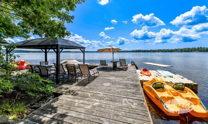 Muskoka Lakes Cottage | Modern 4 bed 3 bath cottage on Lake Muskoka. Sleeps 10!