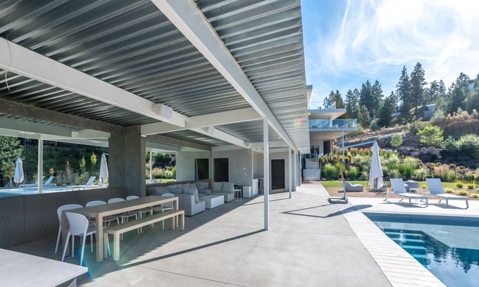Okanagan-Similkameen Villa | Modern 5 Bedroom Villa - Summer Rental