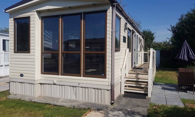 Burnham-on-Sea House | Modern 6 berth caravan close to fishing lakes and beach