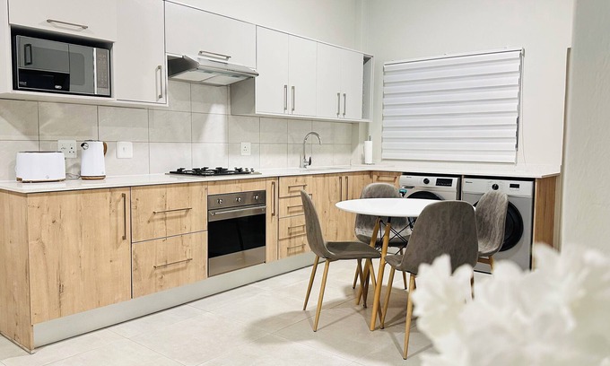 Equestria Apartment | Modern and tranquil apartment nestled near vibrant shopping centre's and malls!