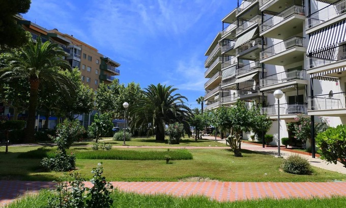 Salou City Centre Apartment | Modern apartment 3 minutes from the beach