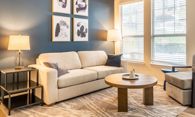 West Chester Apartment | Modern Apartment in Prime Location (ID6811X69)