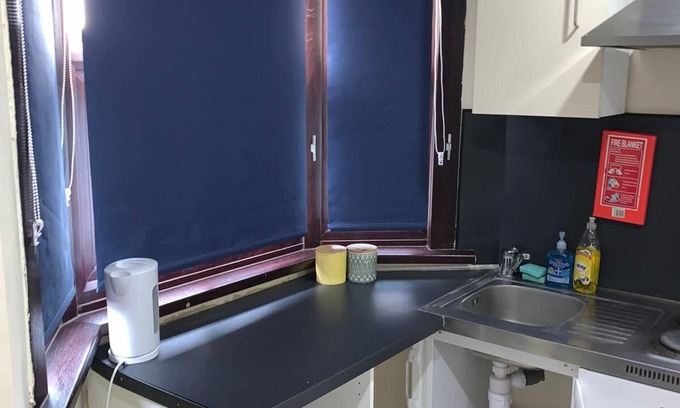 Leyton Apartment | Modern apartment in London, 2 min walk to tube, near Stratford