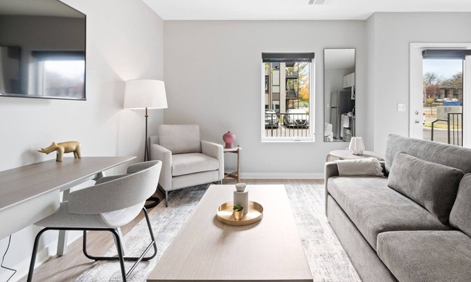 Nashville Apartment | Modern Apartment in Prime Location (ID6493X23)