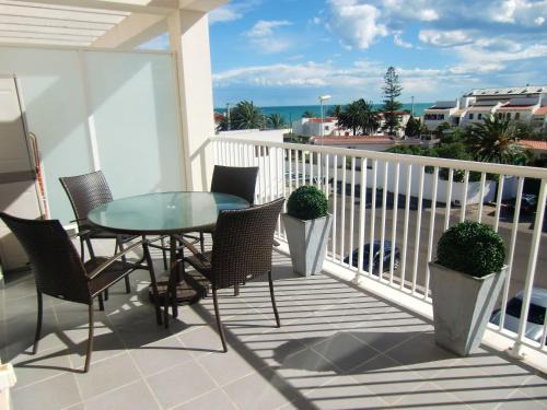 Vinaros Apartment | Modern apartment in Vinaròs with sea view and shared pool