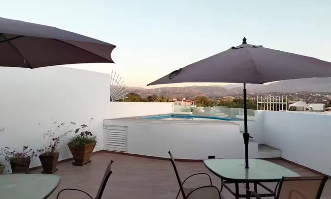 Ixtapa Apartment | Modern Apartment with Balcony, Terrace and Jacuzzi