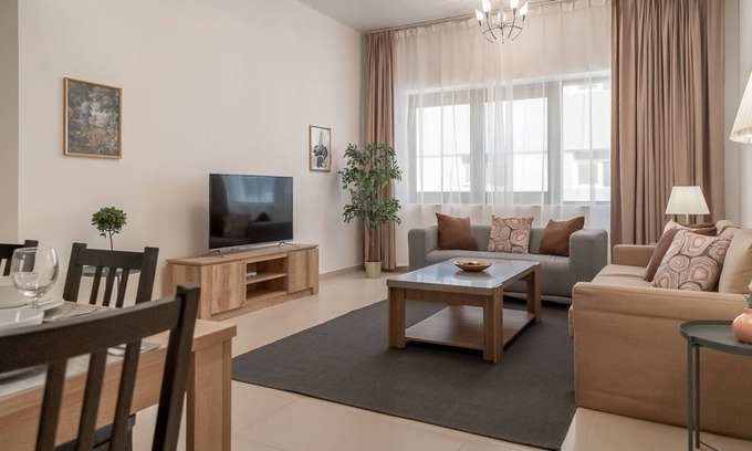 Dubai Apartment | Modern apartment with City Views in AlNahda