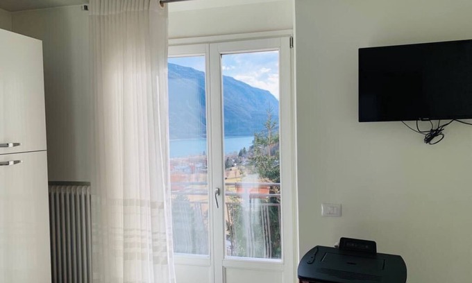 Molveno House | MODERN APARTMENT WITH LAKE VIEW