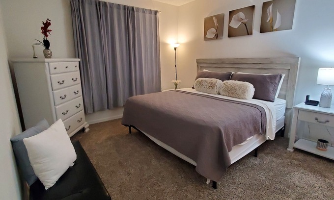 Fort Lauderdale Apartment | Modern Apt w/Marina view. WiFi, parking, tennis, playground and more!