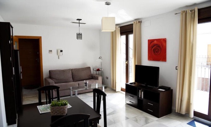 Cruz Roja-Capuchinos Apartment | Modern Atico, Close Macarena/Sevilla center