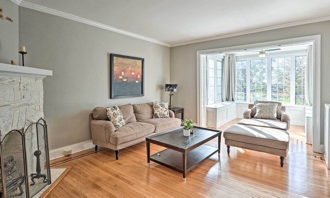 Downtown Baltimore House | Modern Baltimore Escape w/ Deck: 4 Mi to Dtwn