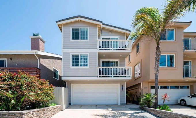 Silver Strand House | Modern Beach Home, Steps to Sand! 4 Bed/ 4 Bath, Ocean View Deck, Guest Apt.